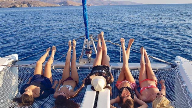 Explorez les plus belles criques des îles des Cyclades en Grèce
