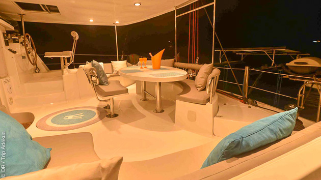 Profitez de tout le confort de votre catamaran de luxe aux Seychelles